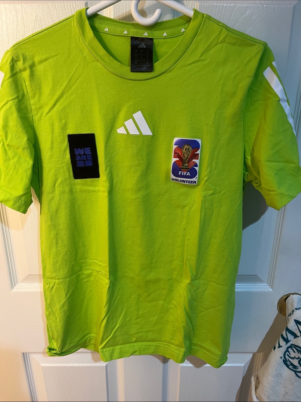 FIFA Volunteer Tee mens size small